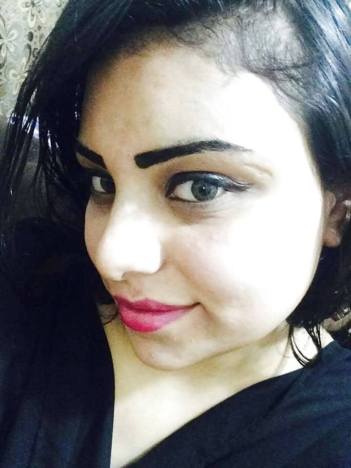 Amateur Big Boobs huge boobs beautiful eyes arab girl 4750919 1